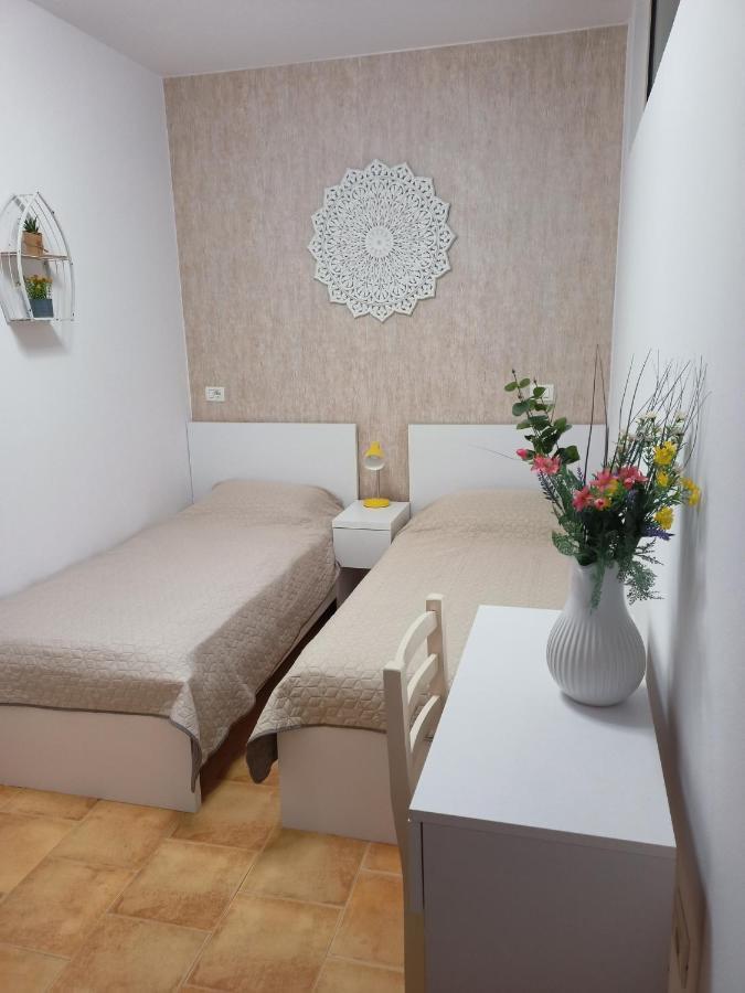 Apartmán Dagmar Durrës Exterior foto